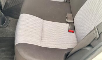 Nissan March completo
