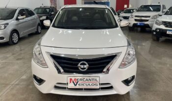 Nissan Versa completo