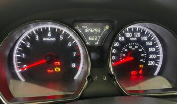 Nissan Versa completo