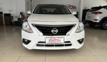 Nissan Versa completo