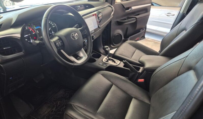 Toyota Hilux completo