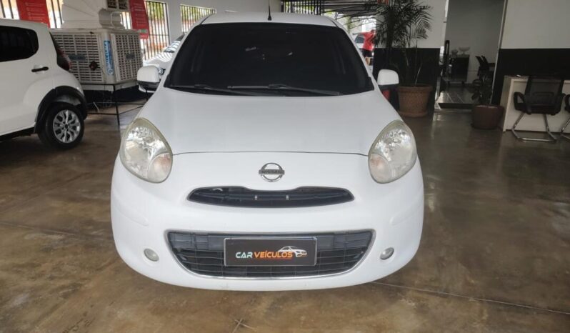 Nissan March completo