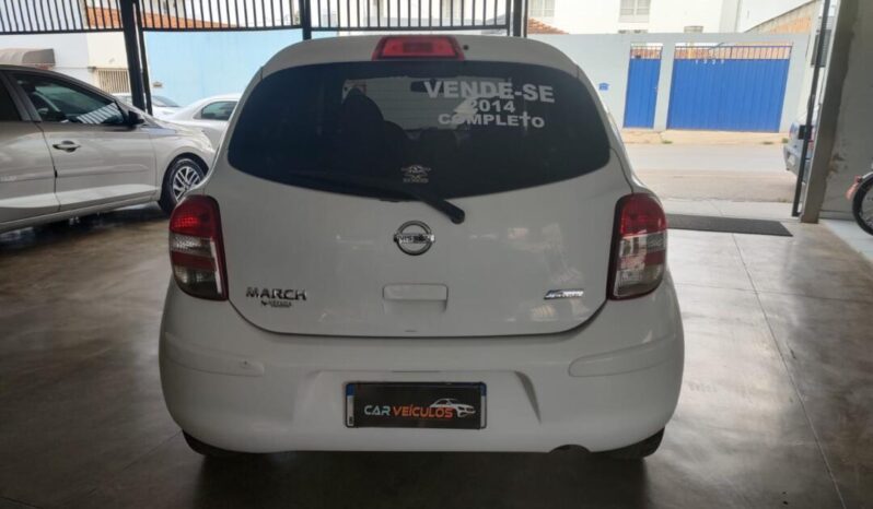 Nissan March completo