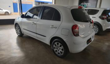 Nissan March completo