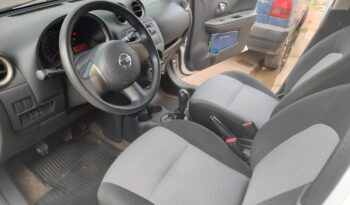 Nissan March completo