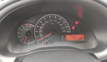 Nissan March completo
