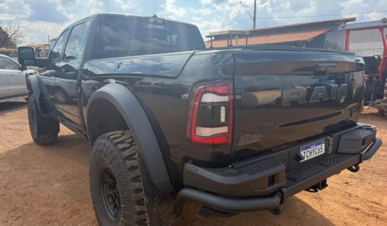 RAM Laramie completo
