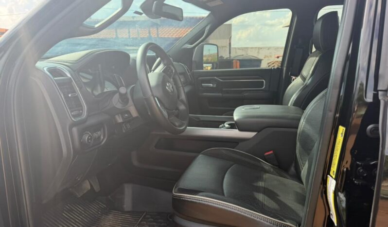 RAM Laramie completo
