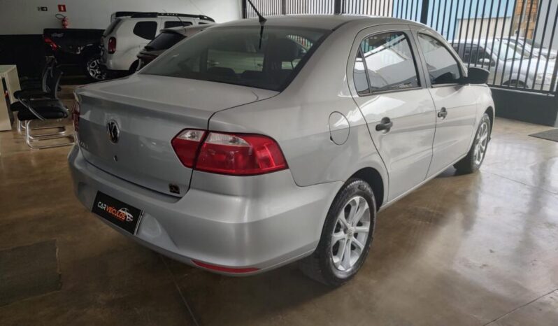 Volkswagen Voyage completo