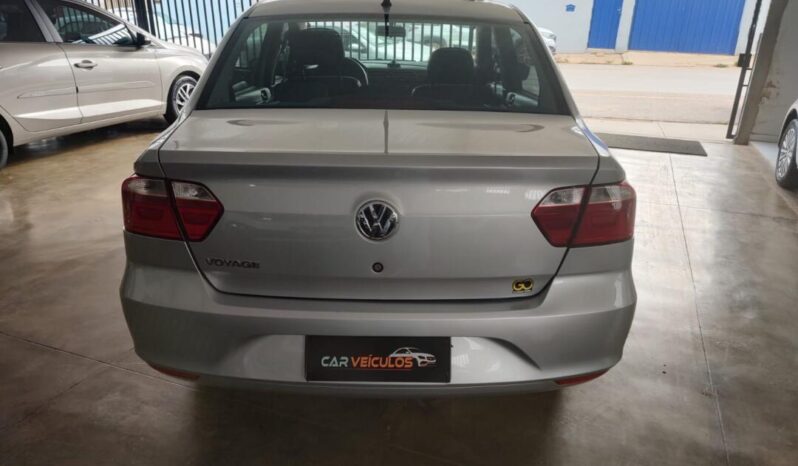 Volkswagen Voyage completo