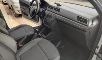 Volkswagen Voyage completo