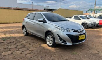 Toyota Yaris completo
