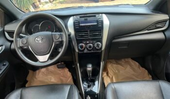 Toyota Yaris completo