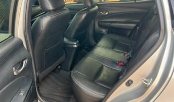 Toyota Yaris completo