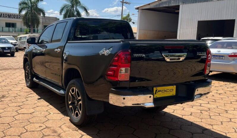 Toyota Hilux completo