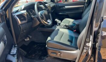 Toyota Hilux completo