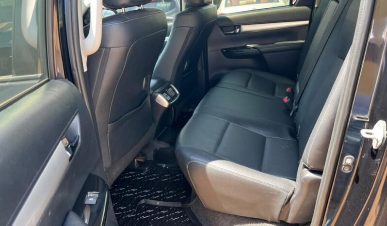 Toyota Hilux completo